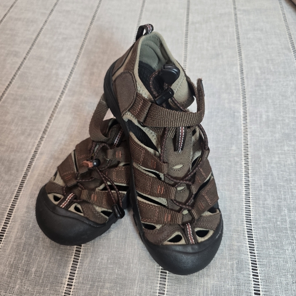 KEEN NEWPORT Brown Hiking Sandals for Men Size 6